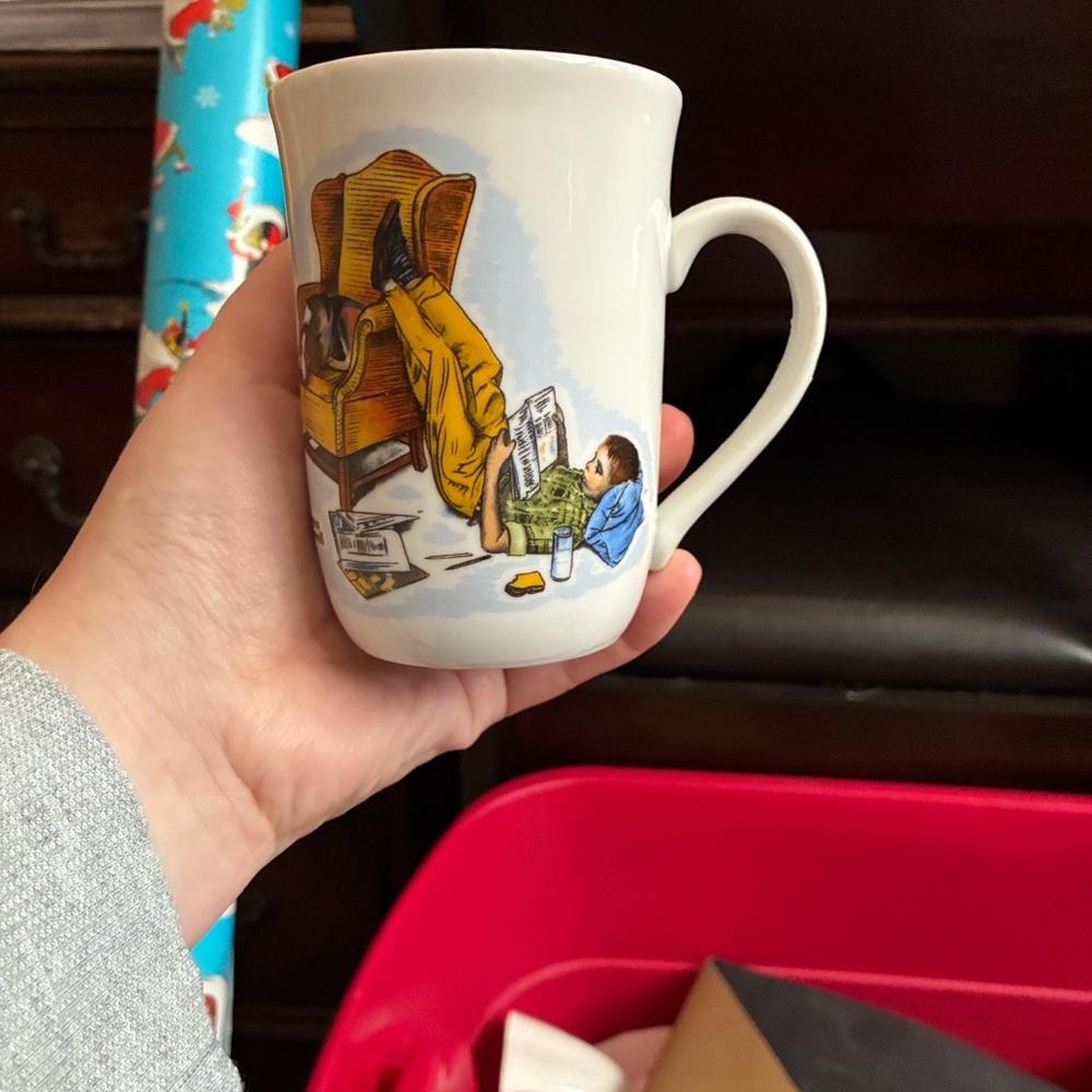 Norman Rockwell Cream Mug with Gold Trim